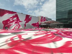 Katharina Grosse sjell një shpërthim ngjyrash në Art Basel 2025