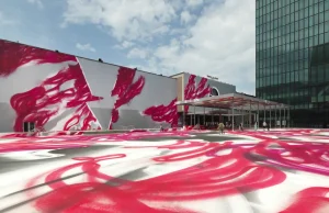 Katharina Grosse sjell një shpërthim ngjyrash në Art Basel 2025