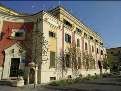 Bashkitë periferike socialiste i dorëzohen ultimatumit të kryeministrit Edi Rama – dorëhiqen administratorët në Elbasan, Kukës, Korçë, Shkodër dhe Lushnjë. Asnjë në Tiranë!