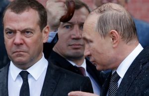 Medvedev – Butoni atomik i Vladimir Putin