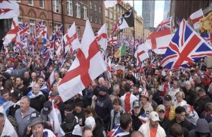 Londra në protestë: “Të bashkojmë Mbretërinë- t’i dëbojmë emigrantët!”