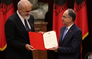 Presidenti firmos dekret për “ministrin virtual”: një precedent i paimagjinueshëm kushtetues