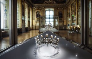 Thesaret e Luvrit: Çfarë xhevahiresh u vodhën për 7 minuta në Paris?