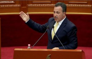 PS mban kreun e Kuvendit – 79 vota kundër, vetëm 10 për shkarkimin e Niko Peleshi