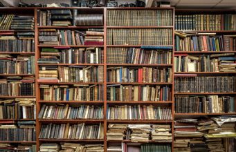 Tirana kthehet në kryeqytetin e librit – Panairi i 28-të hap dyert në Pallatin e Kongreseve