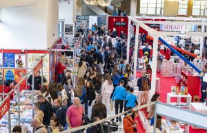 Panairi i Librit në Tiranë sjell fluks të madh vizitorësh që prej ditës së hapjes