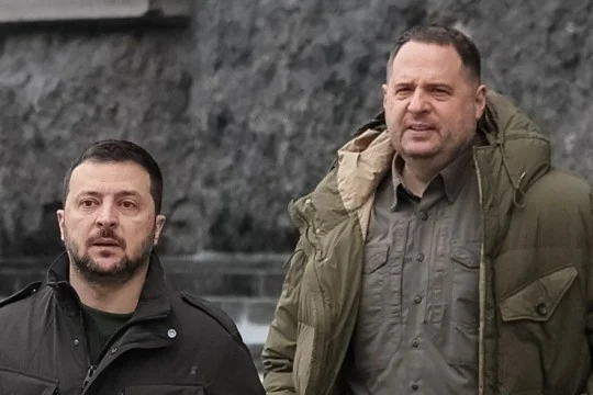 Krizë politike në Kiev: Dorëhiqet Andriy Yermak mes kontrolleve antikorrupsion, paqartësi për negociatat e paqes me Rusinë